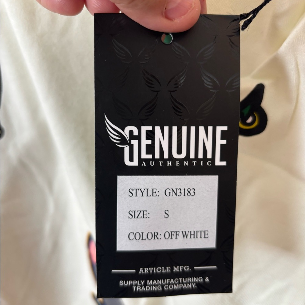 Genuine Merchandise White Graphic Tee - Picture 4 of 5